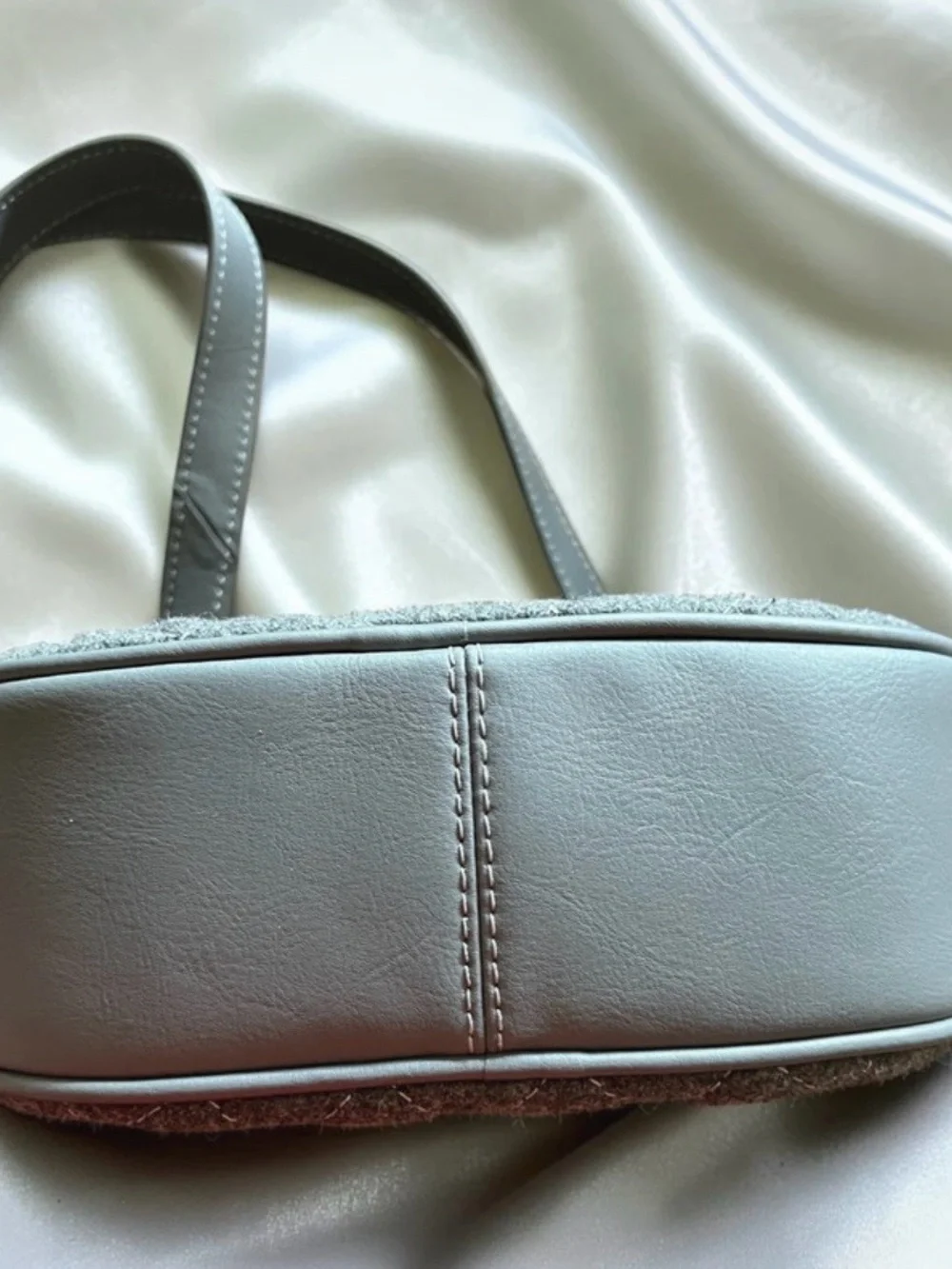 Talbots ~ Gray Crossbody Leather Bag - Picture 3 of 6